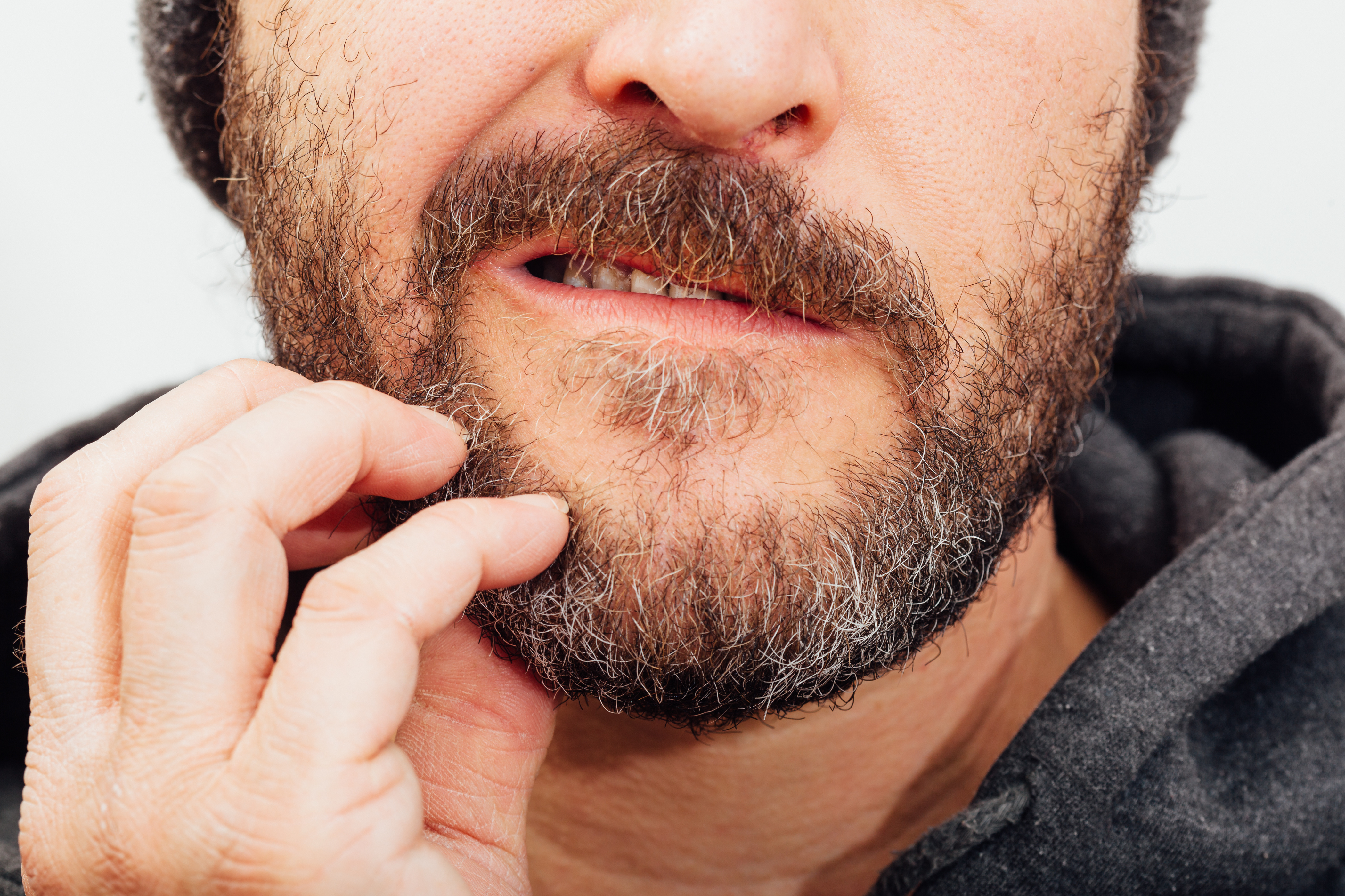 Comment lutter contre les pellicules dans sa barbe? bilde